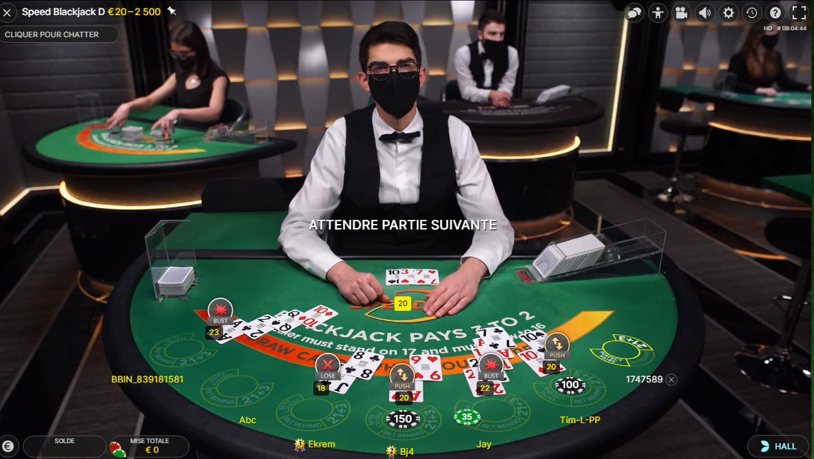 Une des tables de Speed VIP Blackjack avec croupier en direct de studio