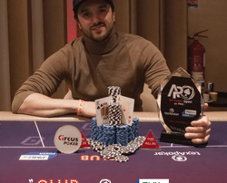 Jonathan Hubert le gagnant du tournoi APO 750 au Club Circus de Paris