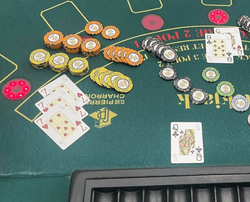 Trois 7 de cœur au blackjack au Club Pierre Charron de Paris