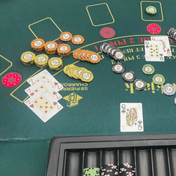 Trois 7 de cœur au blackjack au Club Pierre Charron de Paris