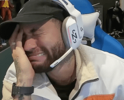 Neymar simule la tristesse après sa perte à la roulette en ligne
