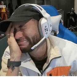Neymar simule la tristesse après sa perte à la roulette en ligne