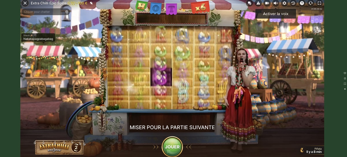 Animatrice commentant un jeu LiveSpins