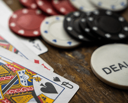 jetons et cartes au casino