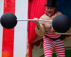 Thème du cirque à l'Impérial Club Paris